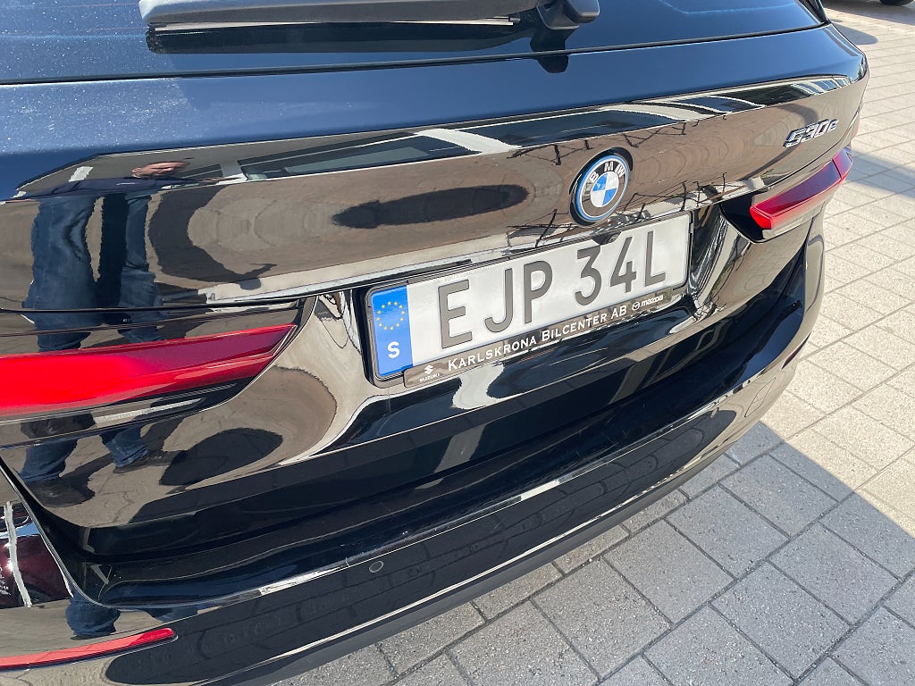 BMW 530e Touring 292 hk G31 LCI ENDAST 3.785 mil SKINN