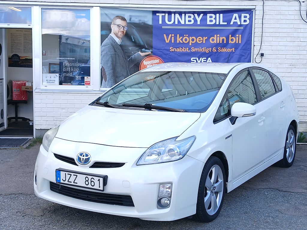 Toyota Prius Hybrid CVT Auto 136 hk/Besiktad/Nyservad/Värma