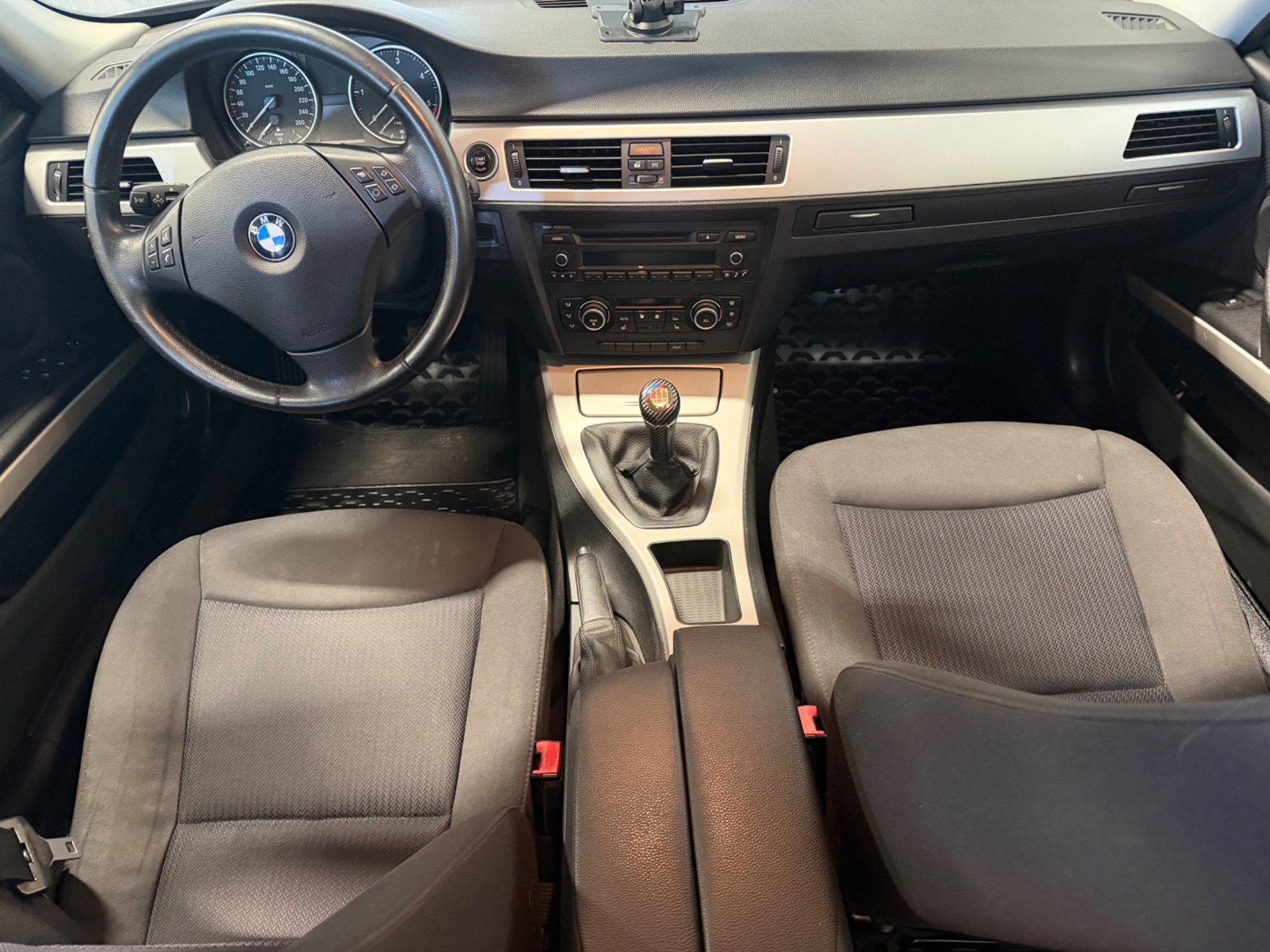 BMW 318 d Touring Comfort Euro 5 2011, bild 5/10