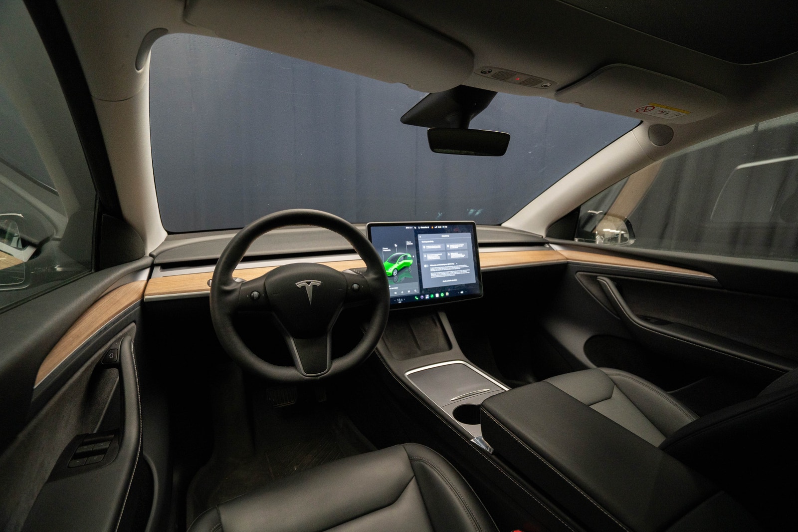 Tesla Model Y Long Range AWD DRAG PANO KAMERA 94.2%SoH 1-ÄGARE MOMS 2024 - miniatyr 12