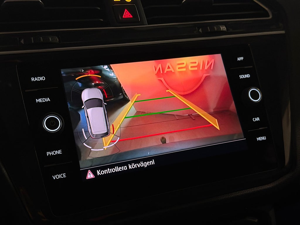 Volkswagen Tiguan TSI 150hk DSG 4M R-Line | Drag | Värmare | Kamera |