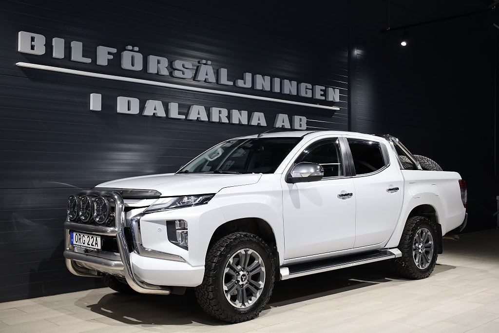 Mitsubishi L200 Premium 2.2 Di-D 4WD 150hk Värmare/Drag/V-hjul/MOMS
