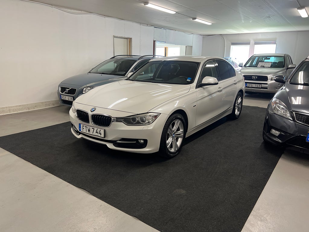BMW 320D xDrive Sedan Steptronic Sport line Euro 5 Ny servat