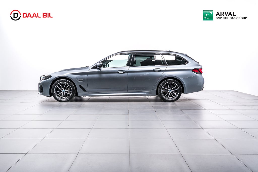 BMW 530e xDRIVE TOURING 292HK M-SPORT VÄRMARE DRAG B-KAM 