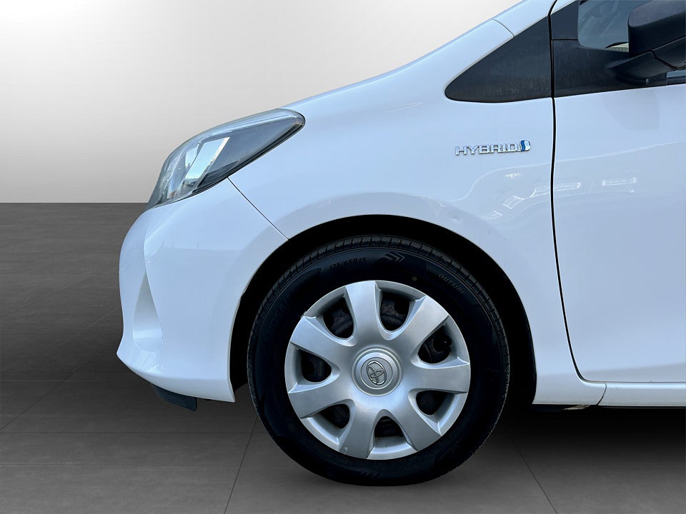 Bild på Toyota Yaris Hybrid Life e-CVT 101hk Aut KAMPANJRÄNTA 3,99%