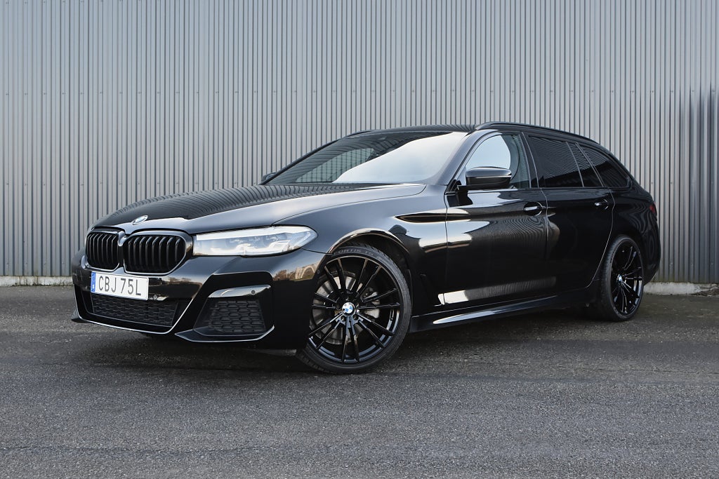 BMW 520 d xDrive Touring M Sport / Värmare Navi Drag 20" 