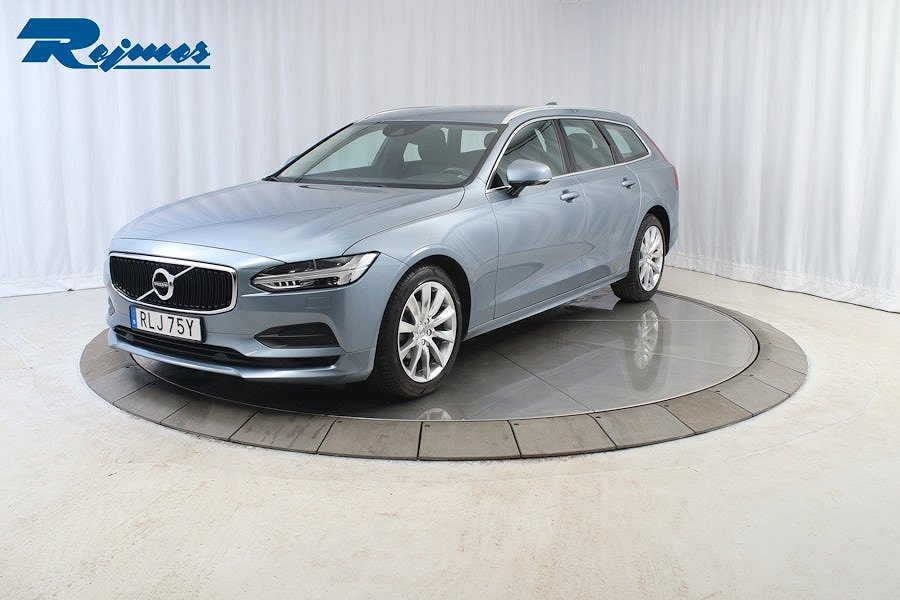 Volvo V90 D4 AWD Momentum Edition