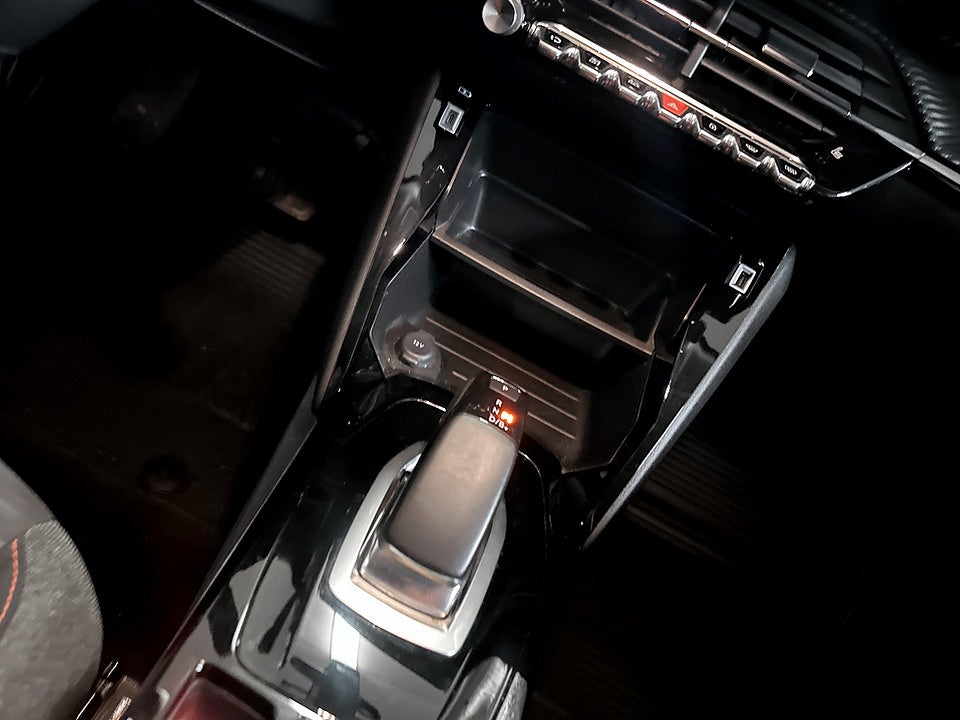 Bild på Peugeot E-2008 Active 50 kWh 136hk Aut KAMPANJRÄNTA 3,99%