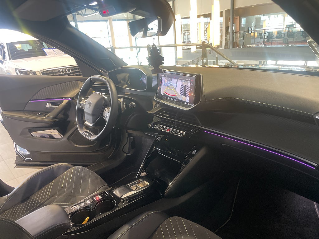 Bild på Peugeot 2008 GT 1.2 PT 130hk Aut B-KAMERA CARPLAY