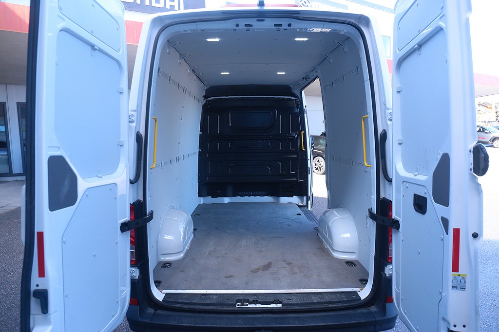 Volkswagen Crafter 35 2,0 TDI 140hk DSG Värmare Drag Leasbar 2023