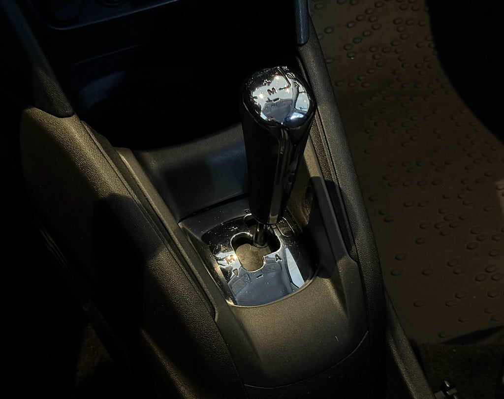 Peugeot 208 1.2 VTI EGS 82hk AUTOMAT LÅGMIL NYBES NYSERVAD DRAGKROK