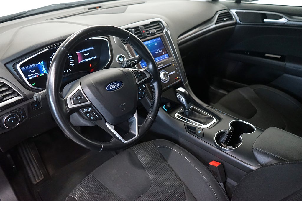 Ford Mondeo Kombi Hybrid E-CVT Titanium Carplay Drag 188hk