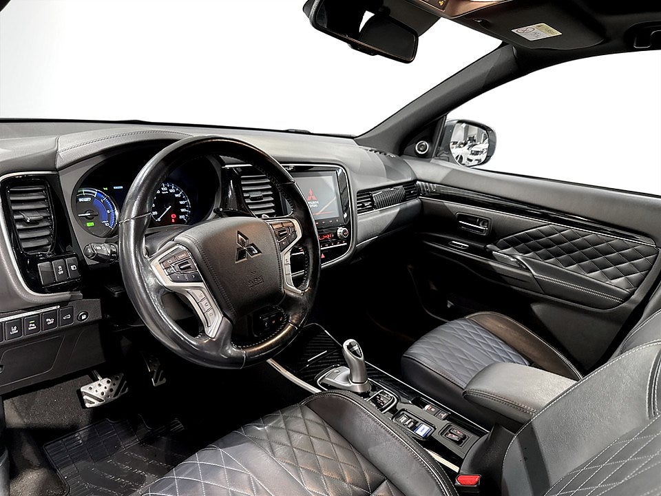 Bild på Mitsubishi Outlander S-Edition PHEV 224hk Aut 4WD - B-KAMERA,ELSTOL,NAV