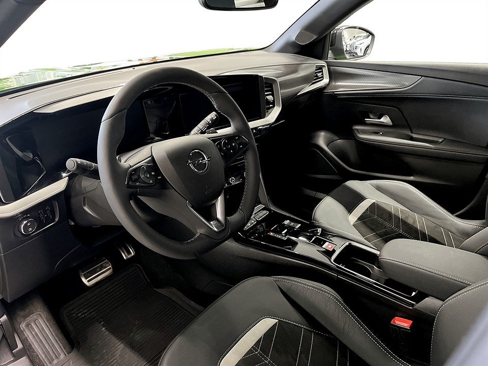 Bild på Opel Opel Ultimate 1.2 PT 130hk Aut - B-KAMERA, CARPLAY