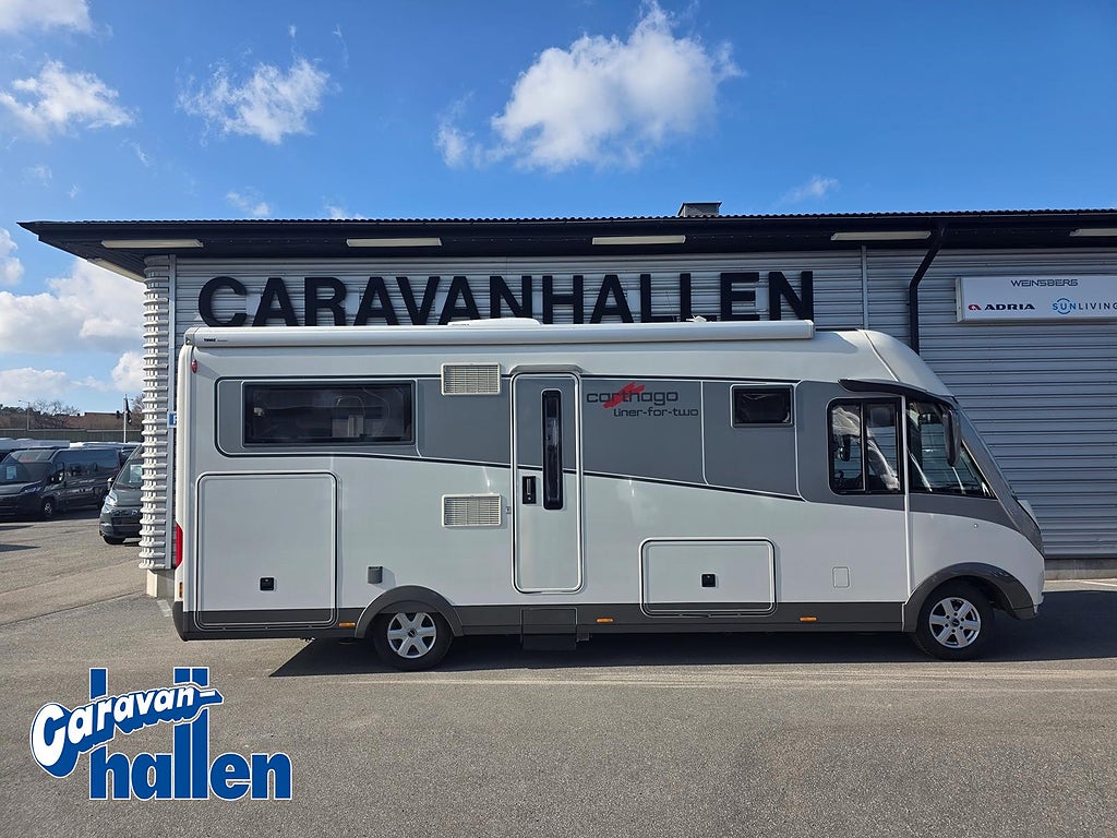 Carthago Liner for two Iveco