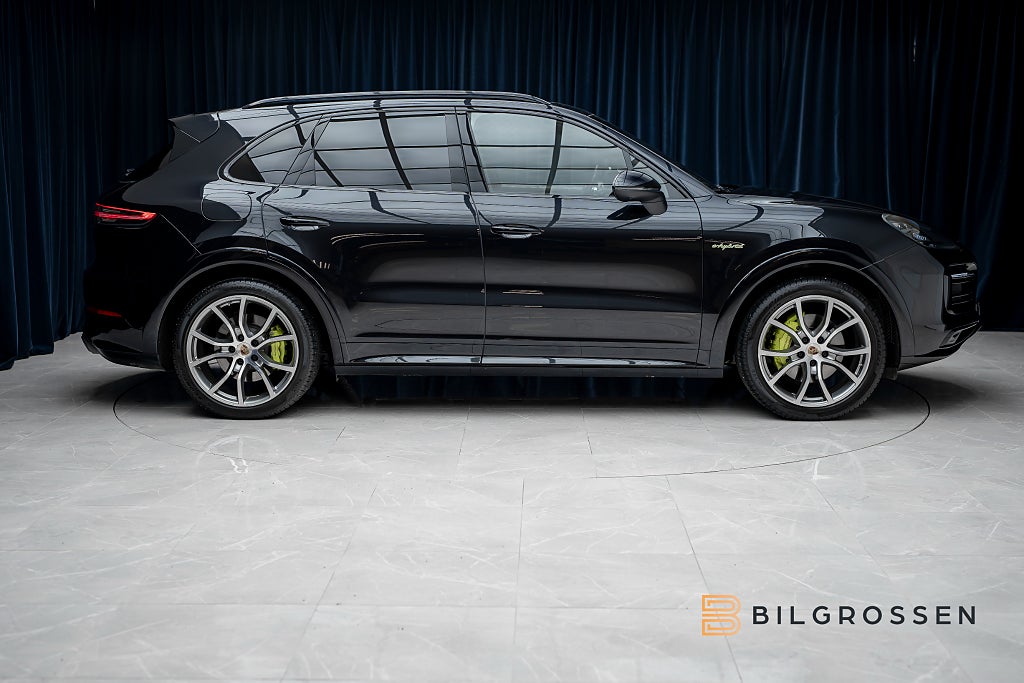 Porsche Cayenne E-Hybrid SportDesign Bakaxelsytrning Softclose Panorama
