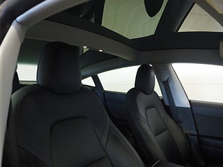 Sedan Tesla Model 3 11 av 23