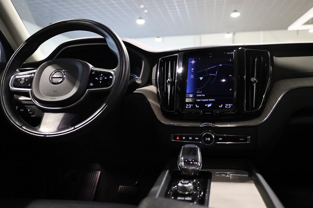 Volvo XC60 Recharge T6 AWD Inscription Orrefors Pano Drag H&K Navi