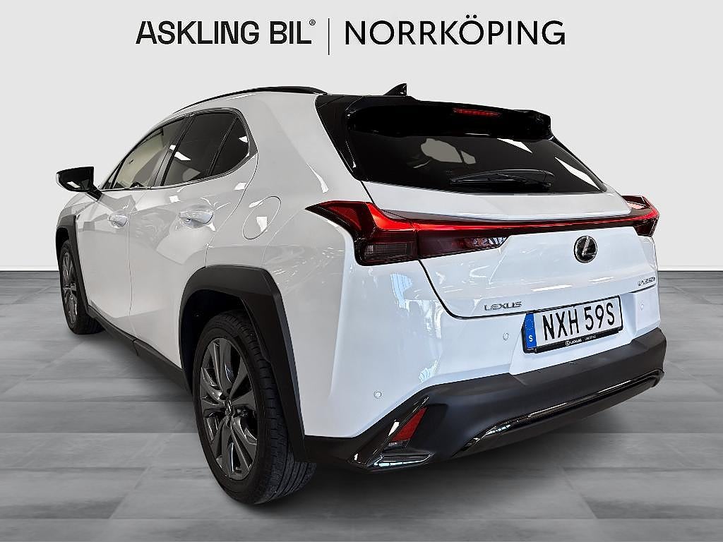 Lexus UX 2022 - miniatyr 2