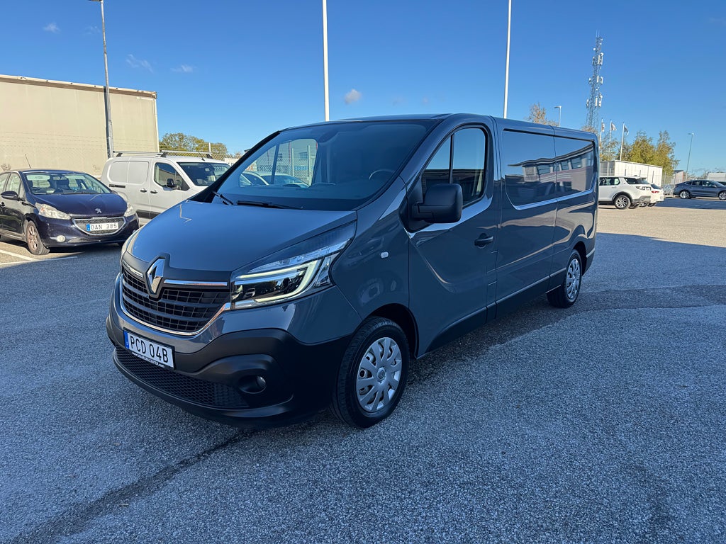 Renault Trafic  3.0t 2.0 dCi 145hk L2 Lång Nordic Line Värmare Drag