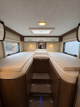 Husbil-halvintegrerad Roller Team Noble ART T7000 Elegance 10 av 20