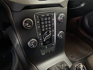 Volvo V40 D2 Powershift Kinetic S&VHjul/NyBytt Kamrem/Dvärm/Psens – bild 20