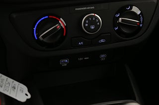 Halvkombi Hyundai i10 14 av 17