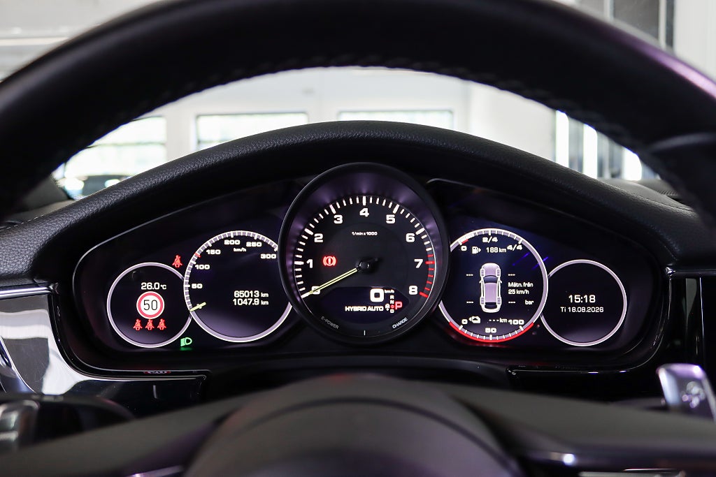 Porsche Panamera 4 E-Hybrid Sport Turismo Facelift PASM Pano Bose