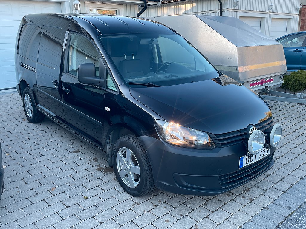 Volkswagen Caddy Maxi 2.0 TDI 4Motion - nyservad / låga mil