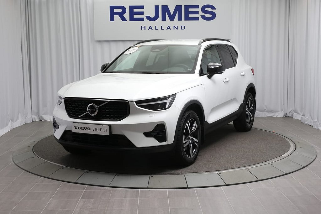 Volvo XC40 B4 FWD Bensin Plus Dark Drag Motorstol Förarstöd