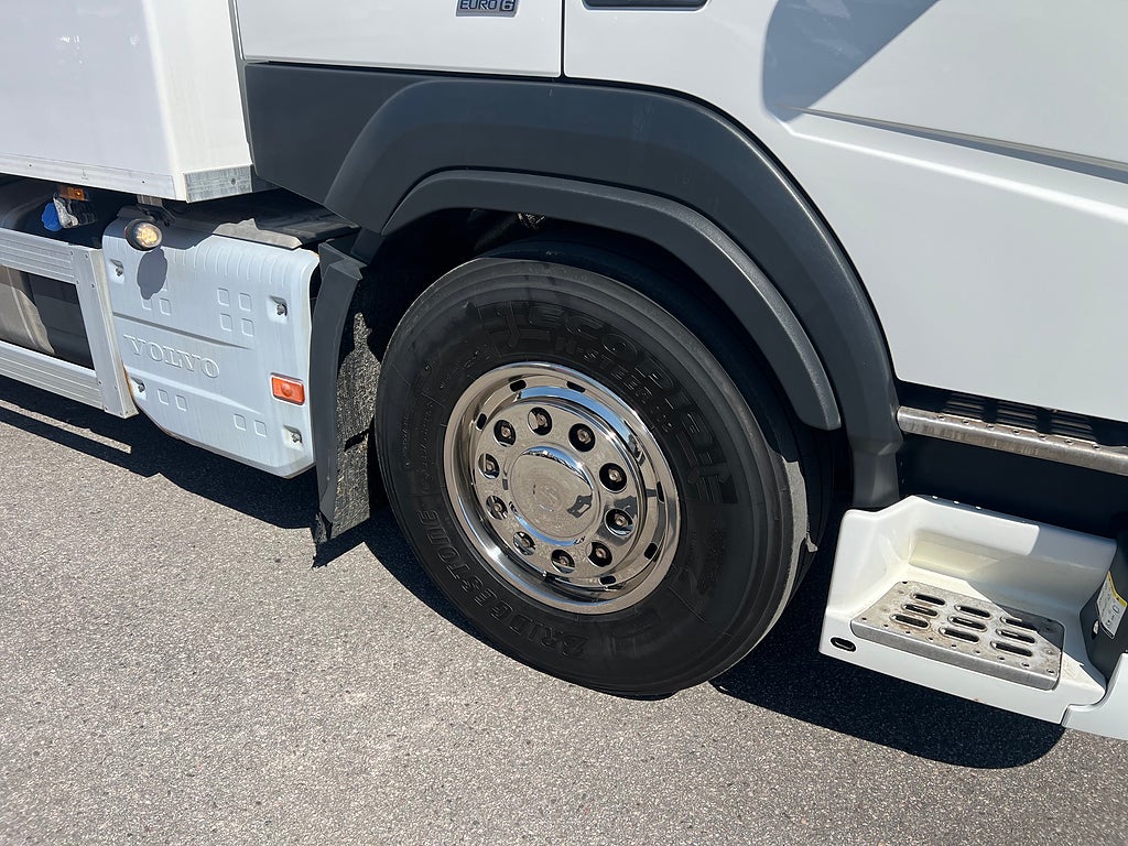 Volvo FM 410 6x2 Skåpbil, Öppningsbarsida, Bussbygg, Värmare