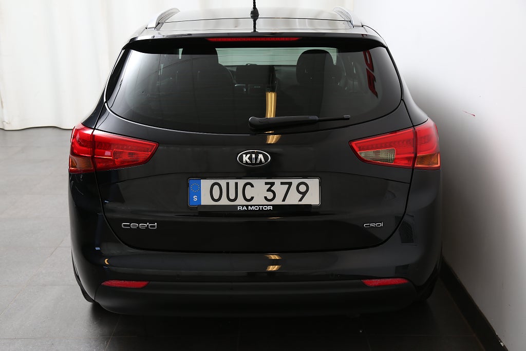 Kia Ceed 1,6 CRDi 128hk ECO Komfort Kombi Nybesikt Motorvärmare 2015