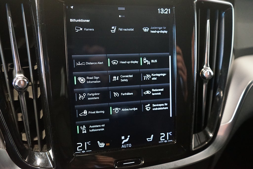 Volvo V60 Recharge T6 AWD R-Design Värmare Carplay Dragkrok 340hk