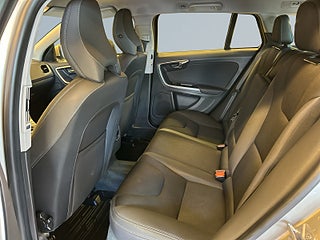 Volvo V60 D4 AWD Geartronic Momentum Drag/MoK-värm/Psens/SoV-Hjul – bild 13