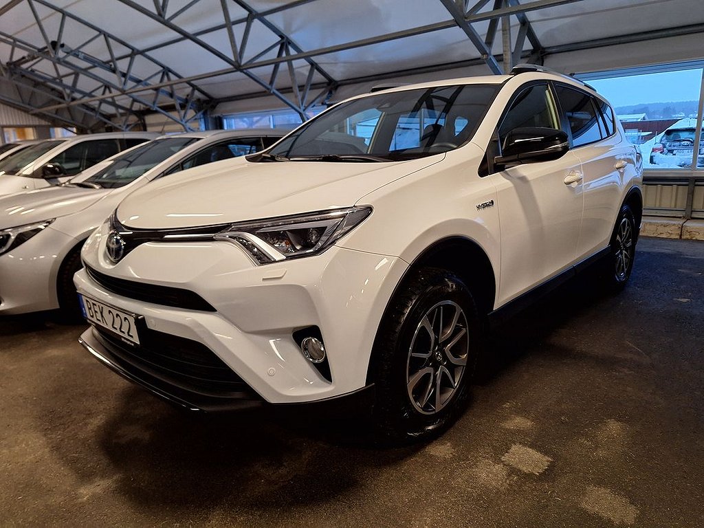 Toyota RAV4 Hybrid E-FOUR 2,5 AWD X-EDITION DRAGKROK MOTORVÄRMARE