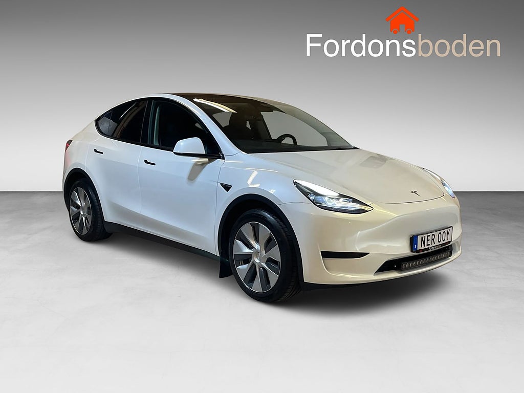 Tesla Model Y Standard Range 299hk Panorama Drag Navi Autopilot