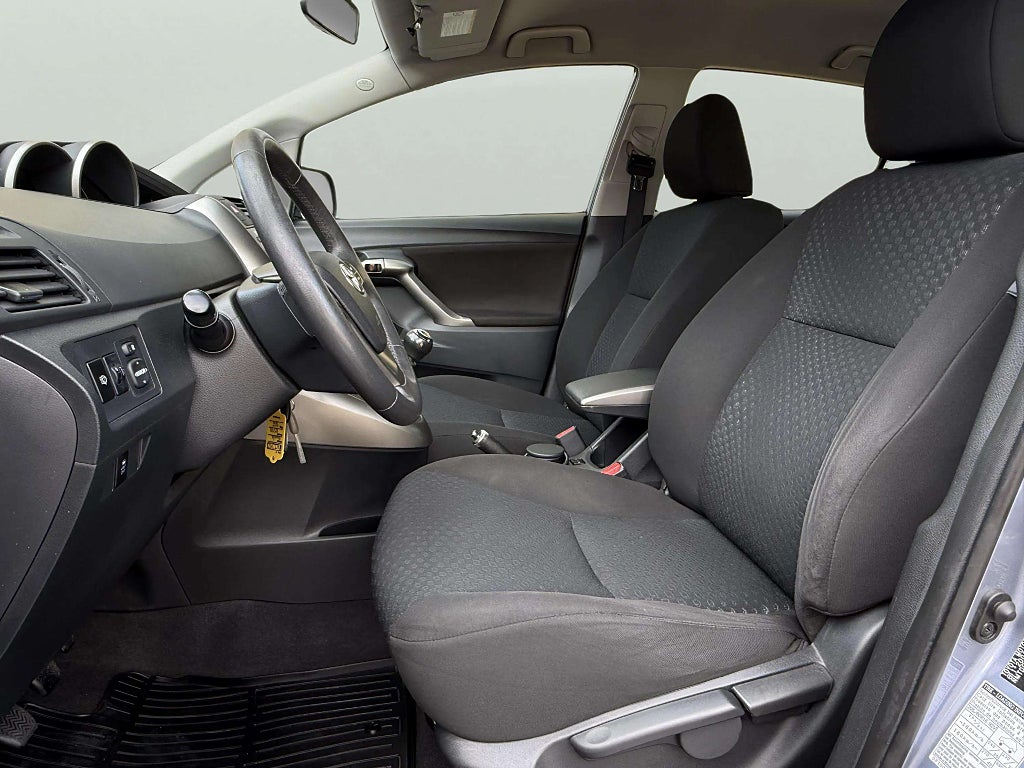 Toyota Verso 1.8 Valvematic 7 Sitsig Drag Ny besiktad - miniatyr 10