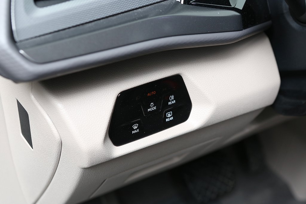 Volkswagen Multivan 2,0 TDI DSG 7-sits Värmare Leasbar 2025