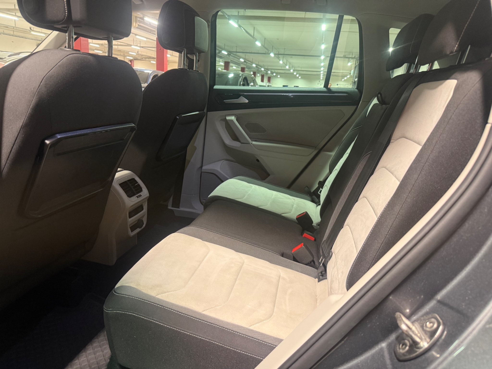 Volkswagen Tiguan 2017, bild 6/10