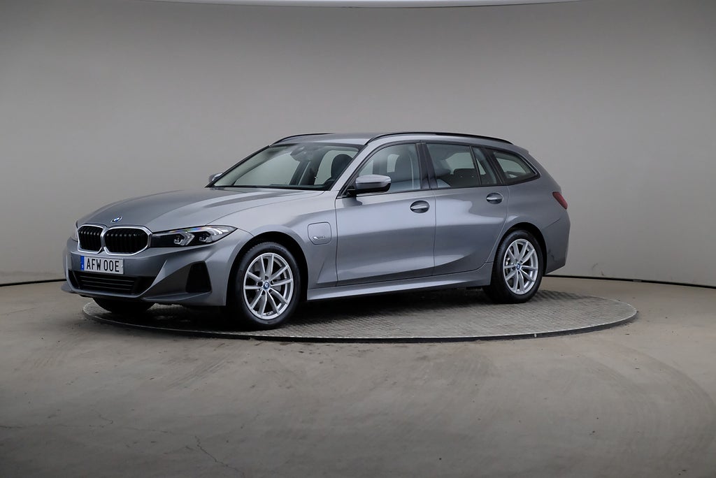 BMW 330e 3 292hk xDrive Sportstolar Drag