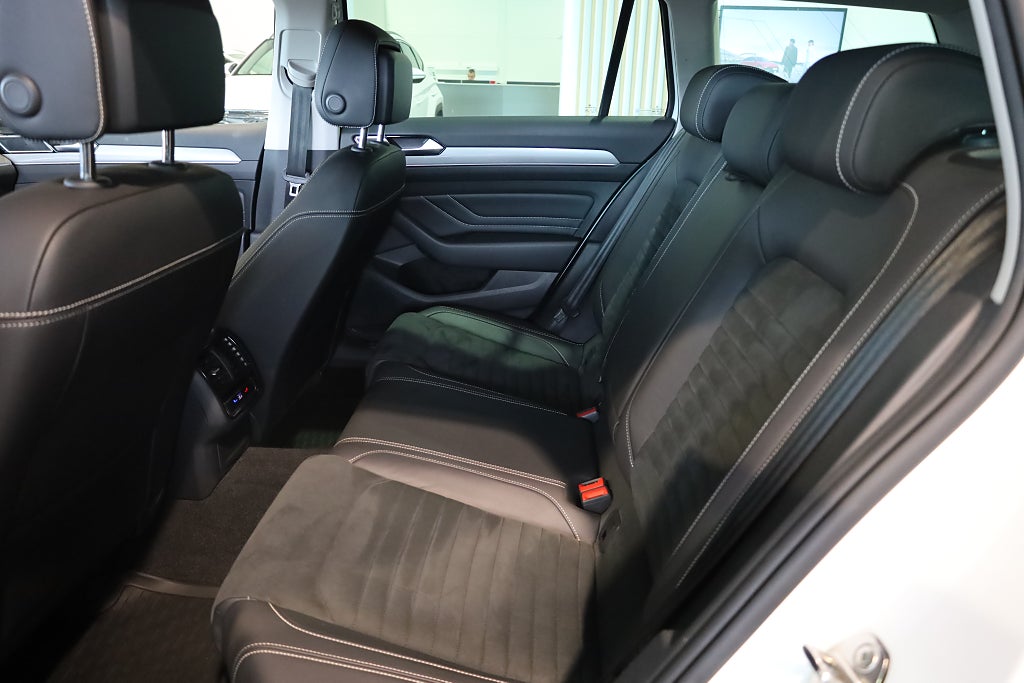 Volkswagen Passat GTE 218hk Executive / Business / Värmare / Navi 2022