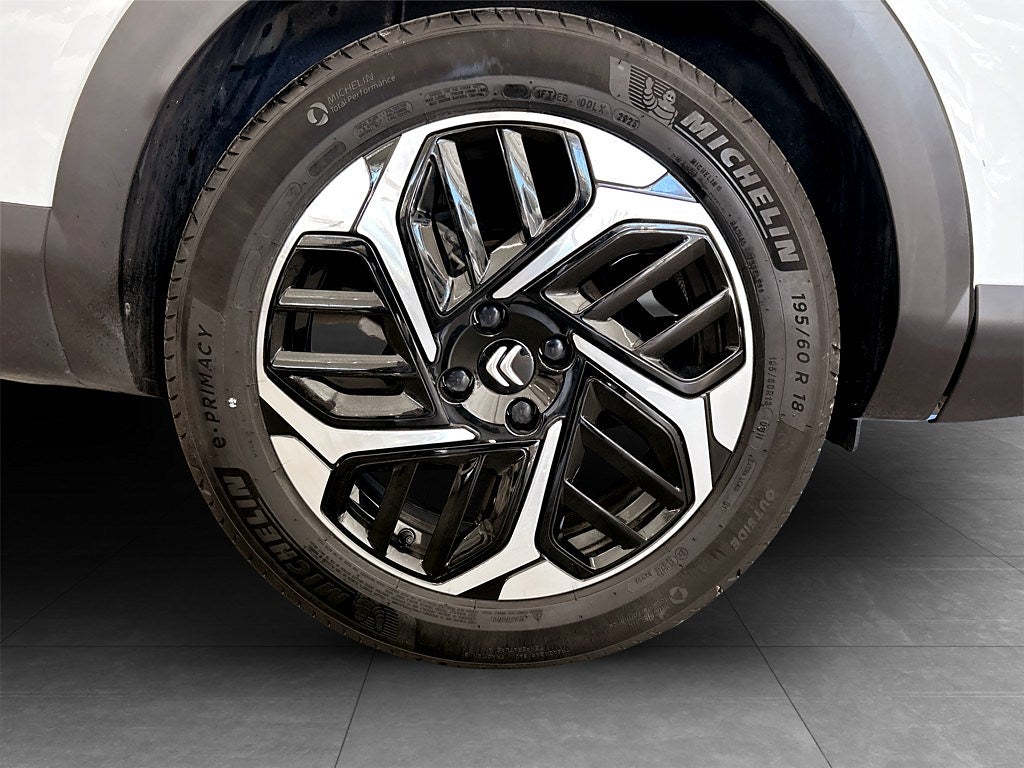 Bild på Citroën C4 X Shine 1.2 PT 130hk Aut - 360-KAMERA, CARPLAY