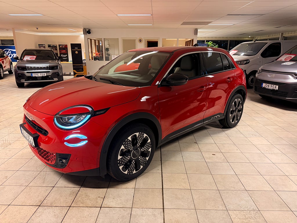 Fiat 600 La Prima Mildhybrid 1.2 145 hk DCT6 FWD