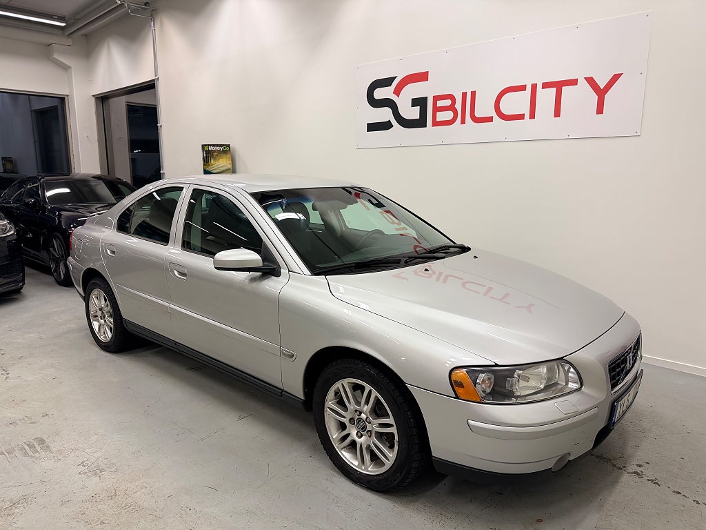 Volvo S60 2.4 KINETIC AUTOMAT LÅGMIL FACELIFT NYSKICK 0% RÄNTA