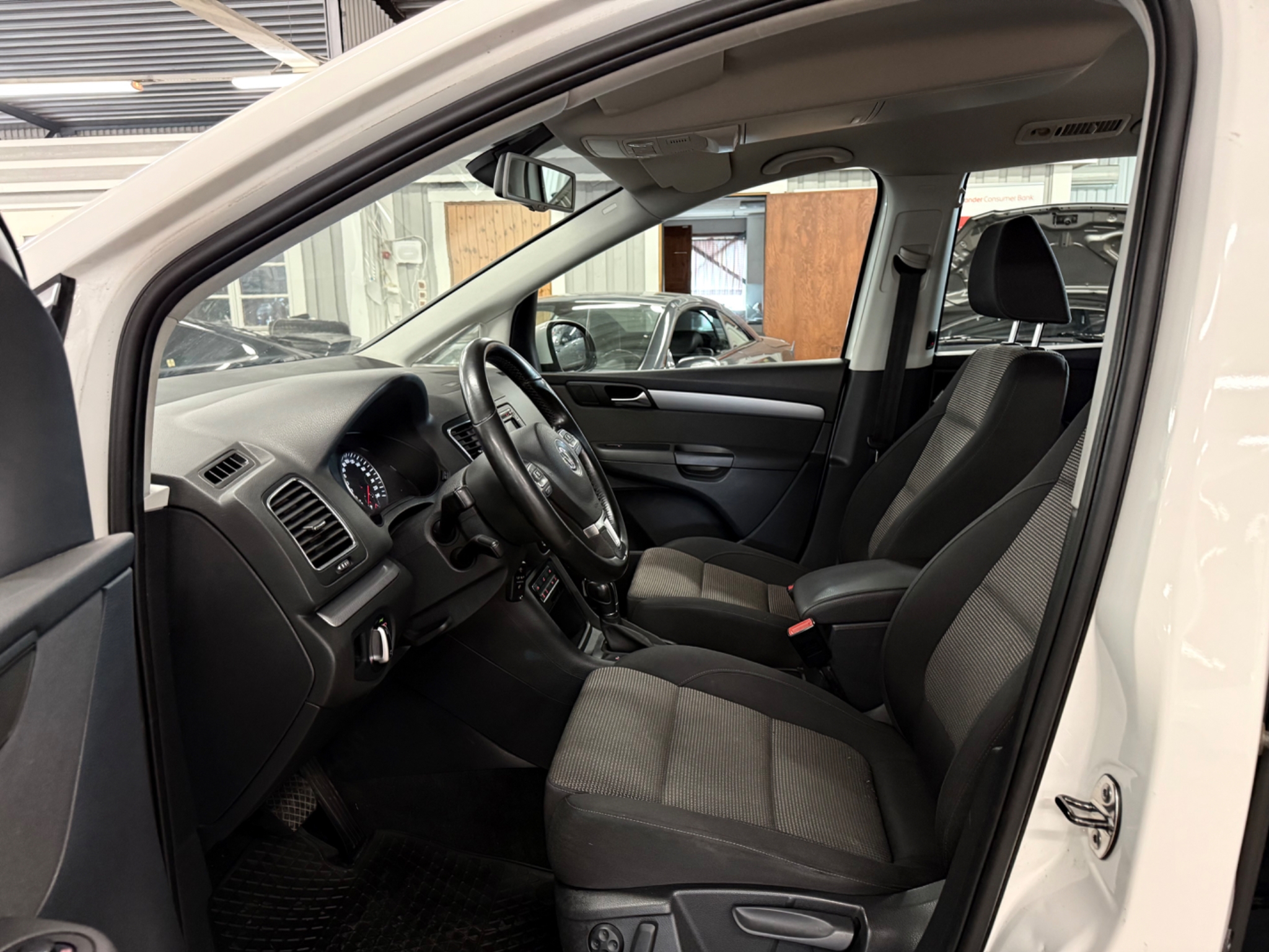 Volkswagen Sharan 2012, bild 7/37