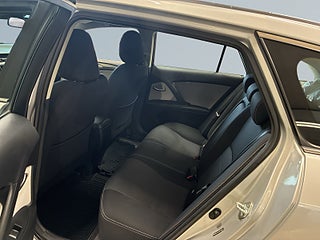 Toyota Avensis Kombi 1.8 Active Dragkrok Backkamera Mvärmare S&V-däck