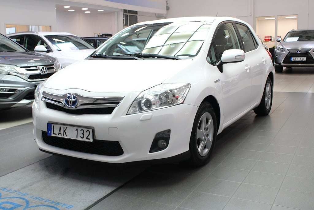 Toyota Auris Hybrid e-CVT HSD Plus Automat / Sv-Såld