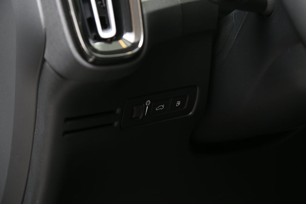 Volvo XC40 Recharge T4 Plug-in Inscription H/K Orrefors Drag Moms 2022