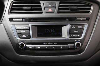 Halvkombi Hyundai i20 17 av 20
