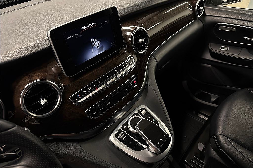 Mercedes-Benz V 250d 3.1t 7-sits Drag, Läder, Navi, Kamera